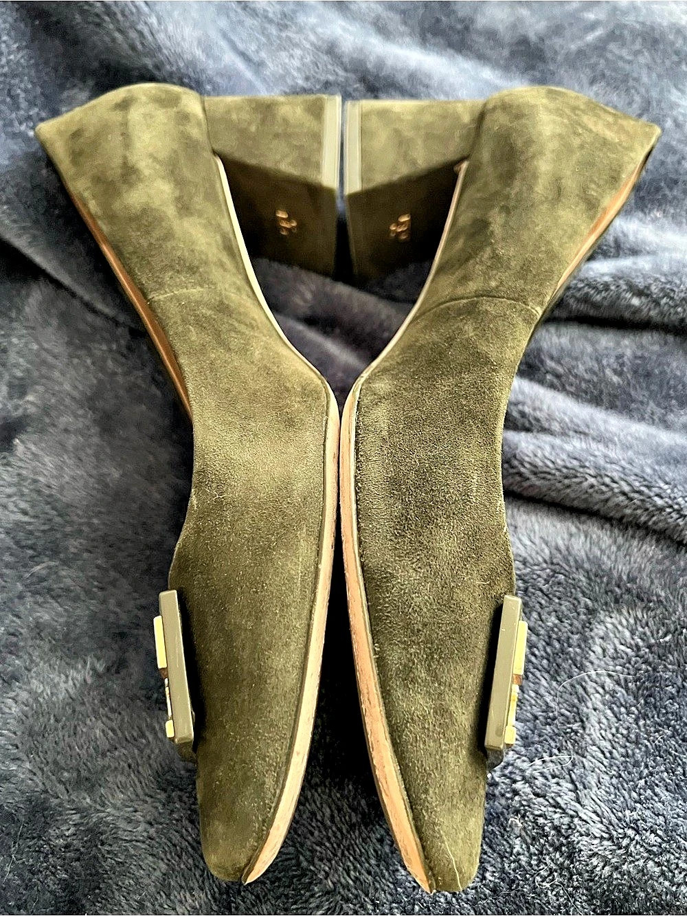 Tory Burch Gigi Suede Block Heel Pump Green. Great fall color - Picture 2 of 7